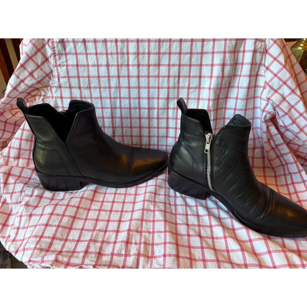 Chelsea & Violet Black Leather Ankle Boots Side Zip Booties Womens 7M